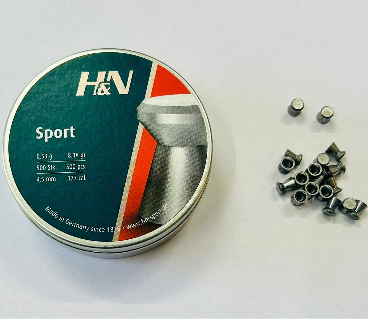 H&N Silver Flat 4,5 mm, Air pellets .177 cal Weight : 0.75 g Grains : 11.57gr(1 tin contains 400 pellets)